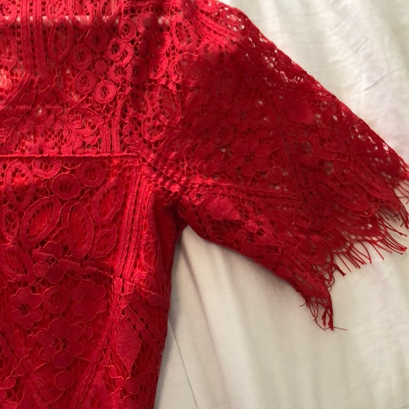 Lulu’s classic red midi dress. - Picture 4 of 8